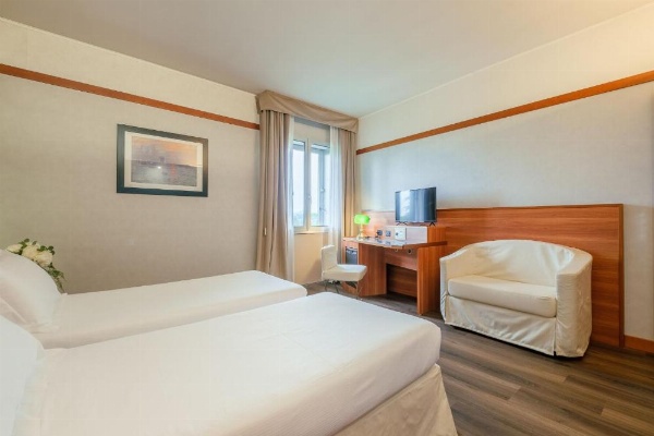 SHG Hotel Bologna image 12