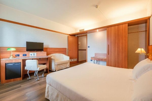 SHG Hotel Bologna image 7